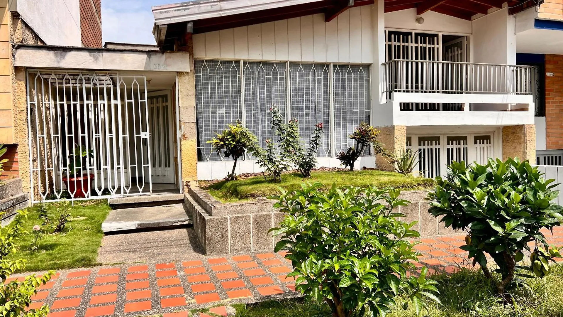Sereni Laureles Hotel Cafe Medellín Colombia
